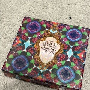 Urban Decay Palette- Alice Through the Looking Glass
